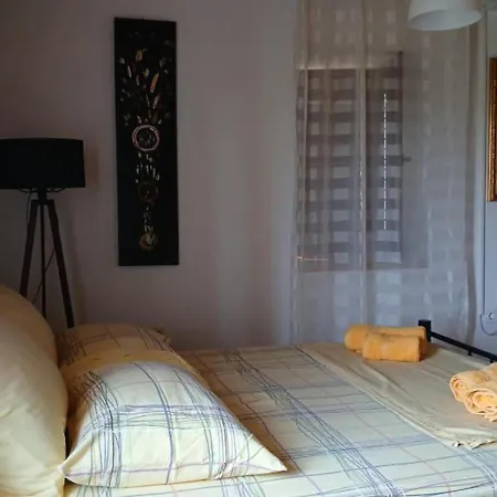 With Terrace Podstrazje