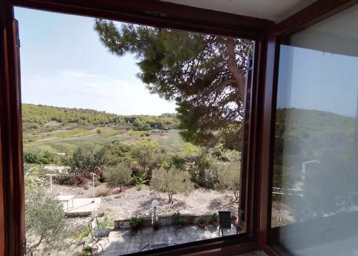 With Terrace Appartamento Vis